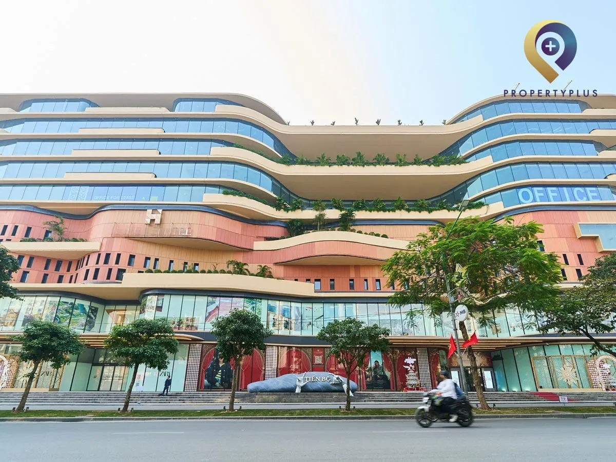 Toàn cảnh mặt ngoài Tiến Bộ Plaza, Quận Ba Đình